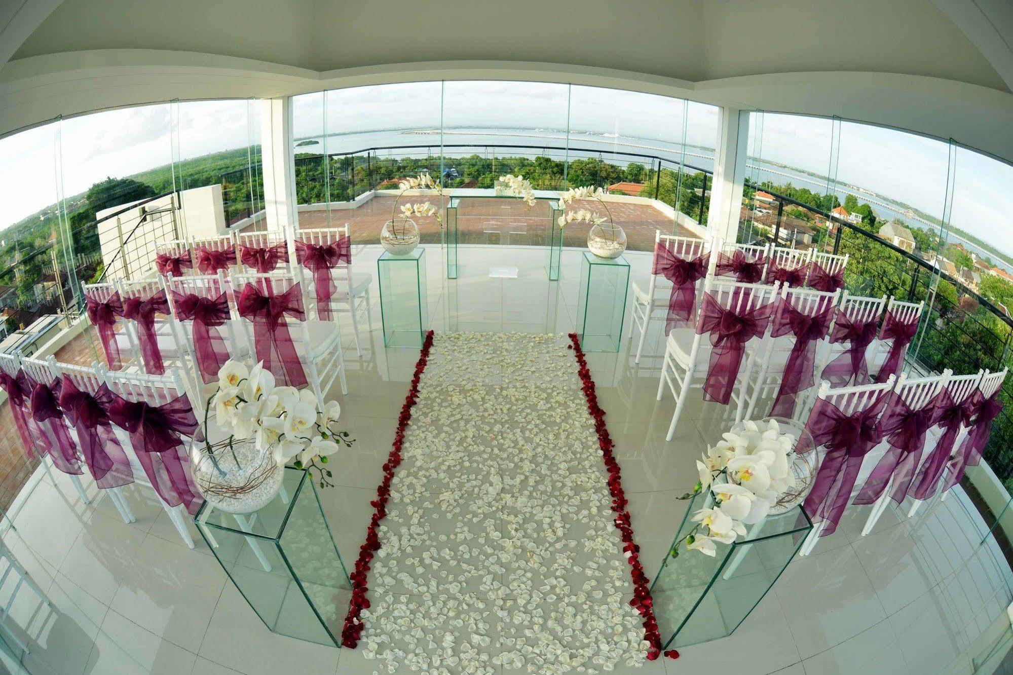 Mahogany Hotel Nusa Dua  Exterior photo